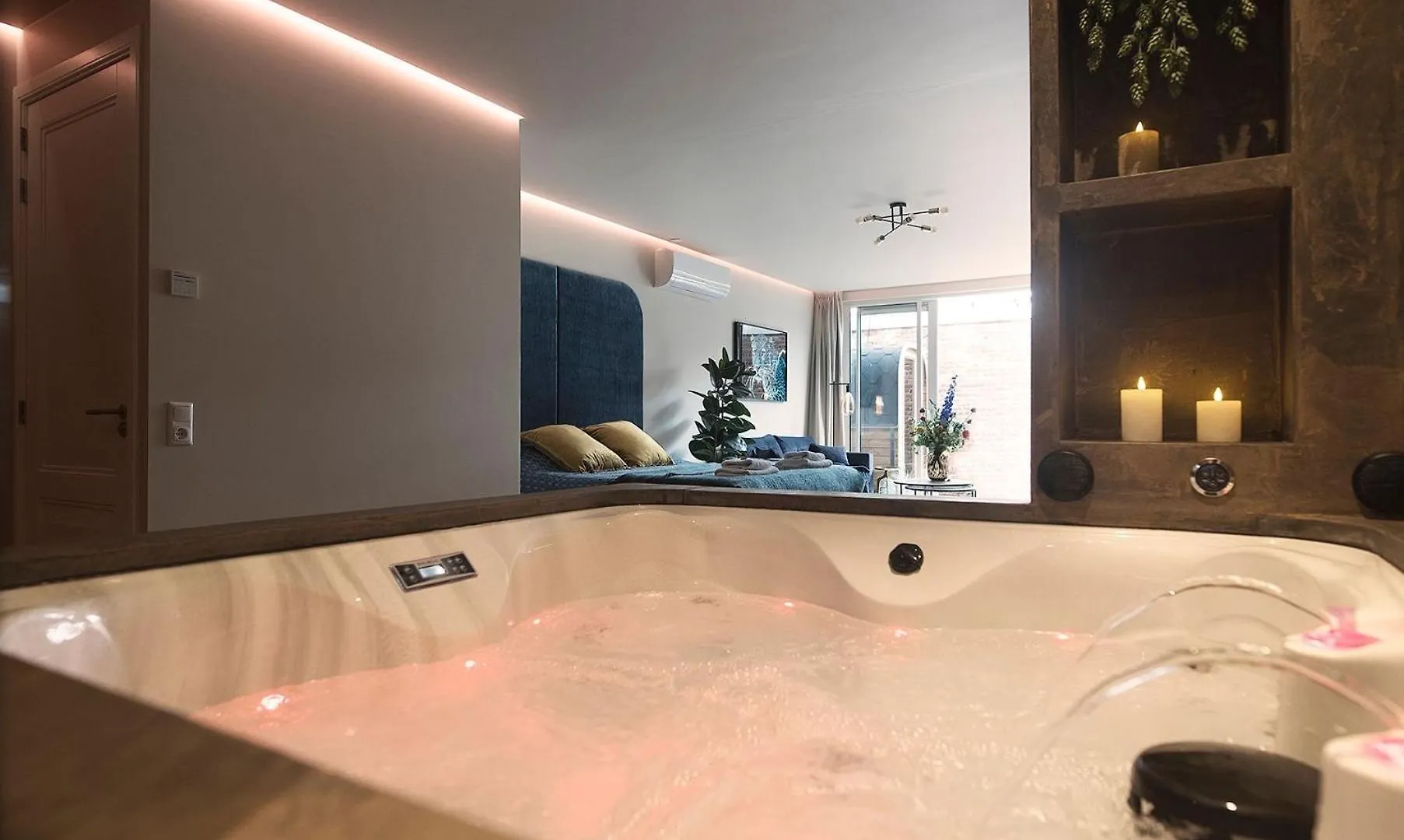 האג Suite Elegance Scheveningen 0*,  הולנד